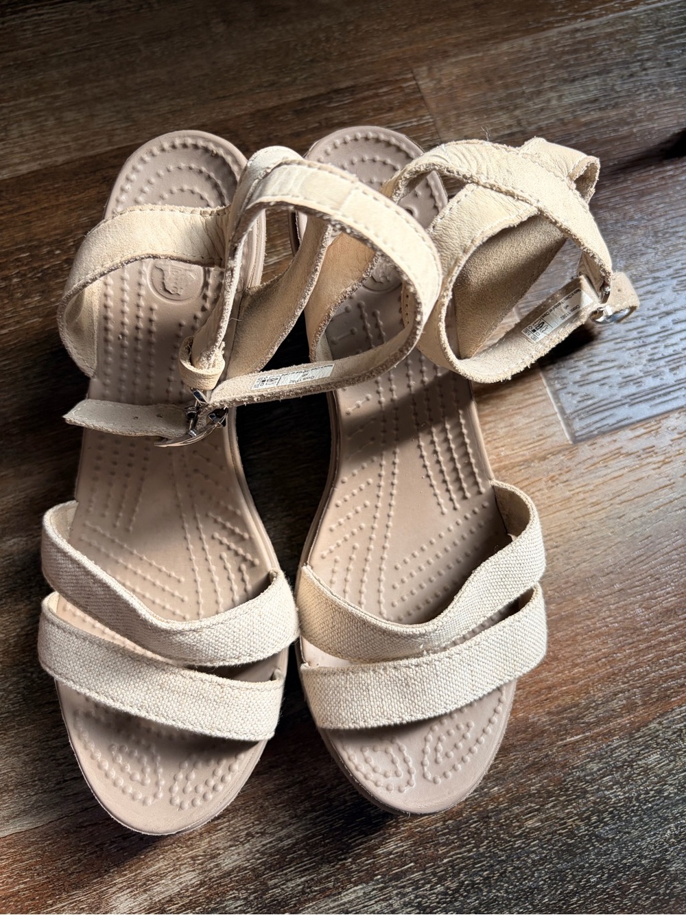CROCS LeighII Women's Light Beige Strappy Wedge Sandal Ankle Buckle Size 6